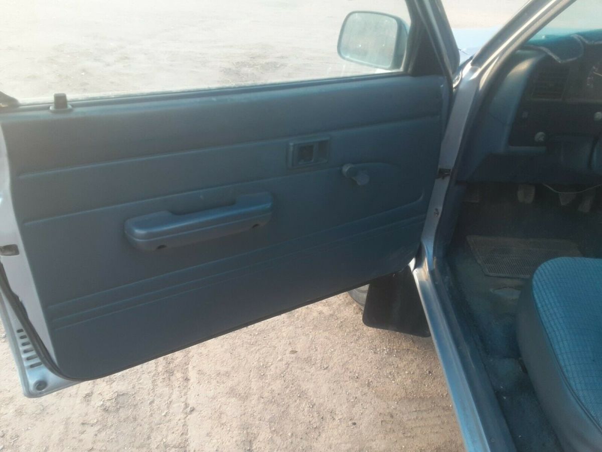 1990 Toyota Pickup - photo 9