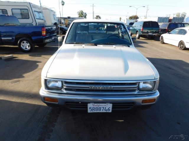 1990 Toyota Pickup Deluxe - photo 2