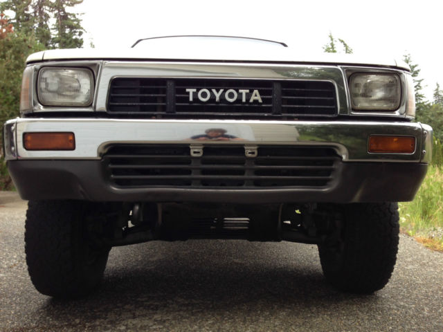 1990 Toyota Pickup DLX Standard Cab Pickup 2-Door 2.4L 4X4 IMMACULATE SHAPE 1990 Toyota Other