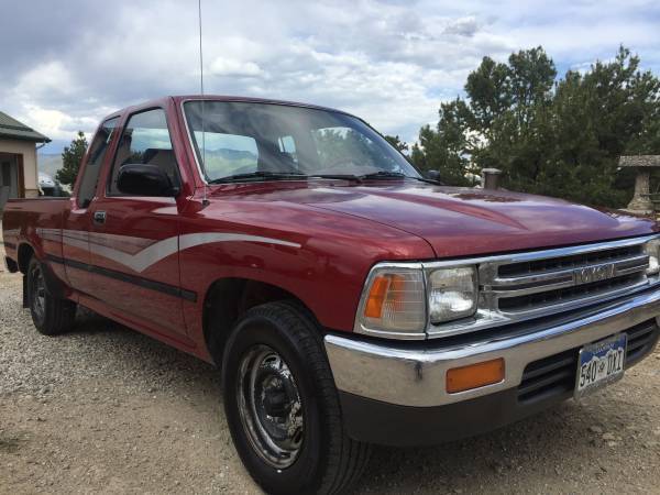 1990 Toyota Pick Up 4 cylinder, 22 RE motor, 5 speed - photo 3