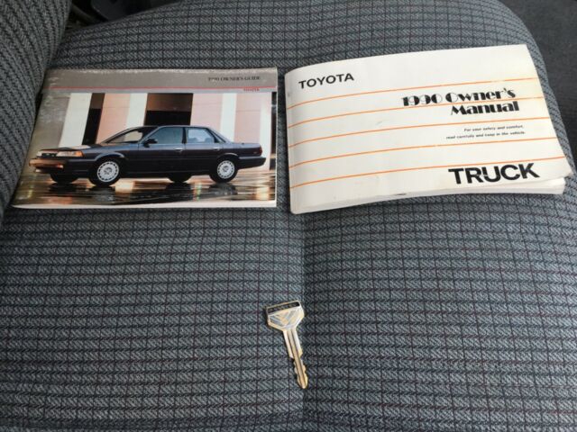 1990 Toyota Pickup - photo 2