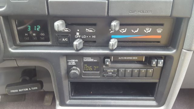 1990 Toyota Tacoma SR5 - photo 13