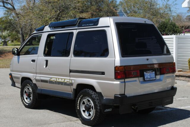 1990 Toyota Van Wagon 4WD Lite Ace GXL Low Original Miles 117,380! - photo 2