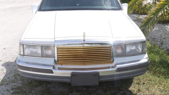 1990 Lincoln Town Car - photo 12