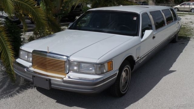 1990 Lincoln Town Car - photo 2