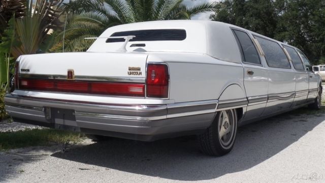 1990 Lincoln Town Car - photo 7