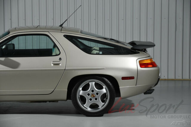 1990 Porsche 928 - photo 6