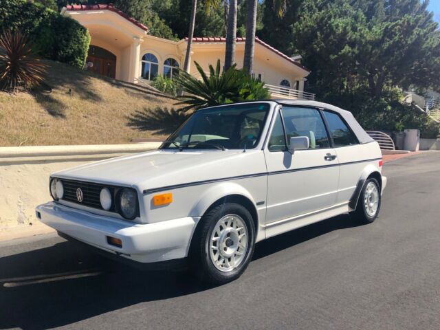 1990 volkswagen cabriolet base 1.8l 1990 Volkswagen Cabrio Tripple White