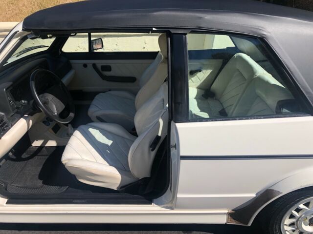 1990 Volkswagen Cabrio Tripple White - photo 4