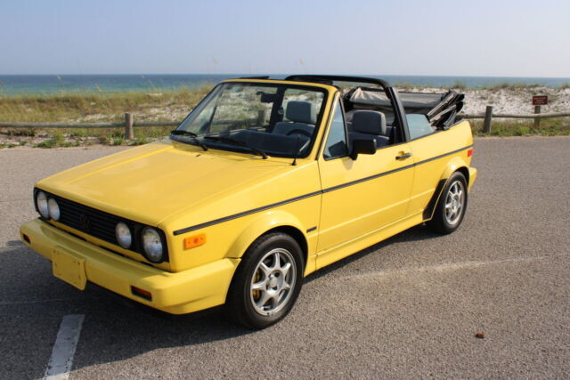 1990 Volkswagen Cabriolet Boutique 2dr Convertible - photo 2