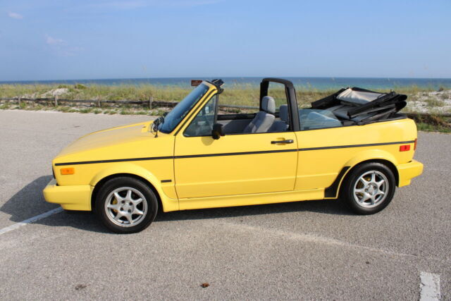 1990 Volkswagen Cabriolet Boutique 2dr Convertible - photo 7
