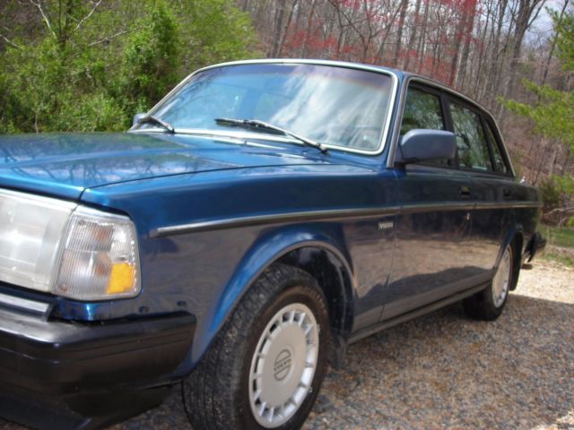 1990 Volvo 240 110K Original miles New paint job, clean interior, 2 owner 1990 Volvo 240