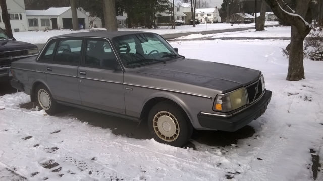 1990 Volvo 240 DL 1990 Volvo 240