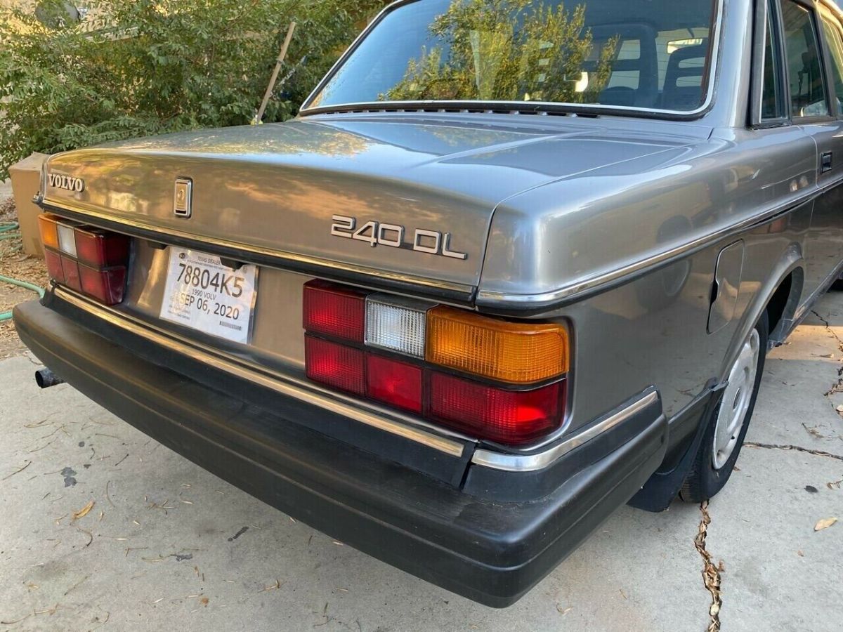 1990 Volvo 240 DL 4dr Sedan - photo 11