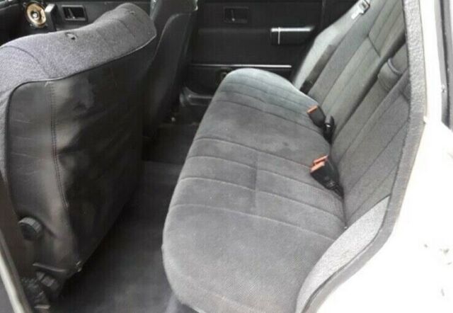 1990 Volvo 240 DL 4dr Sedan - photo 7