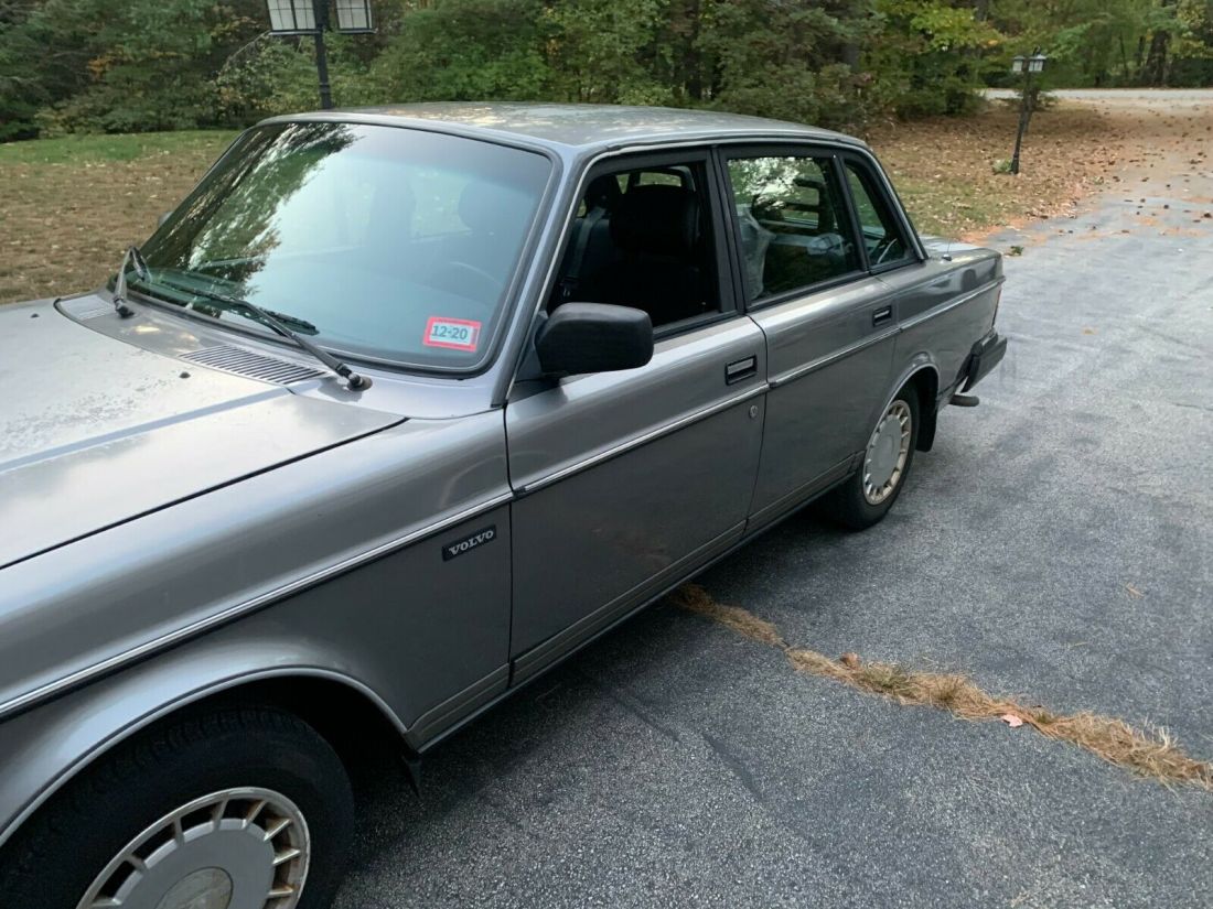 1990 Volvo 240 DL 5 SPEED 1990 Volvo 240 240 DL