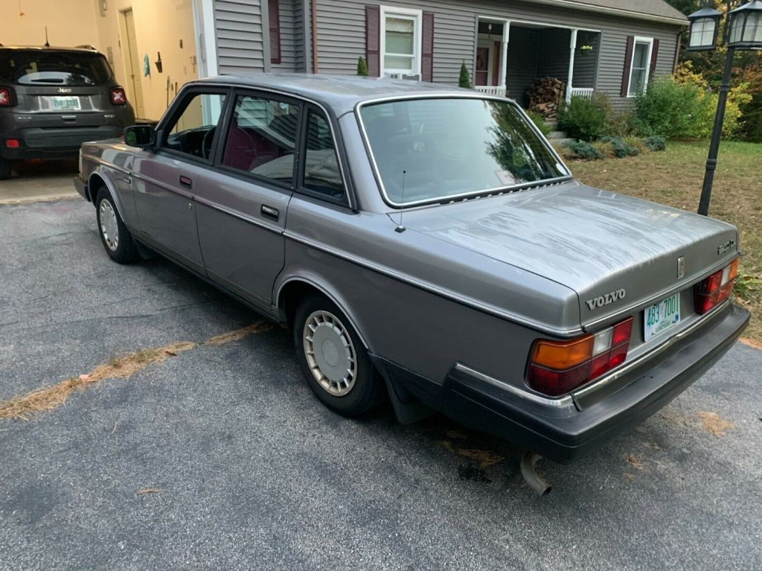 1990 Volvo 240 240 DL - photo 2