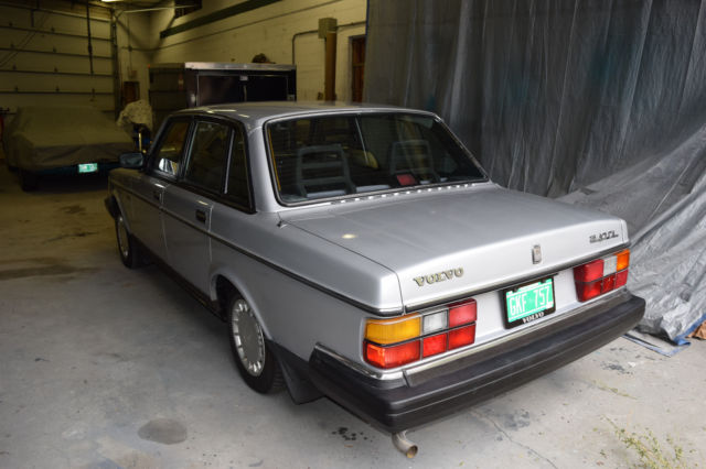 1990 Volvo 240 4 door - photo 3