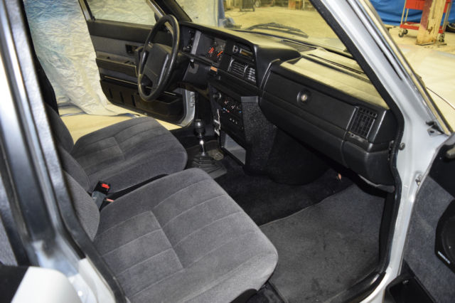 1990 Volvo 240 4 door - photo 7