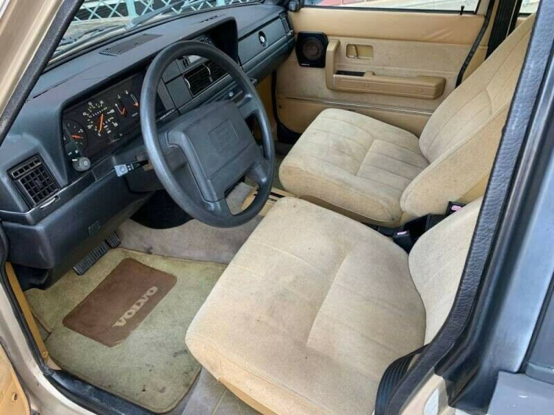 1990 Volvo 240 - photo 2