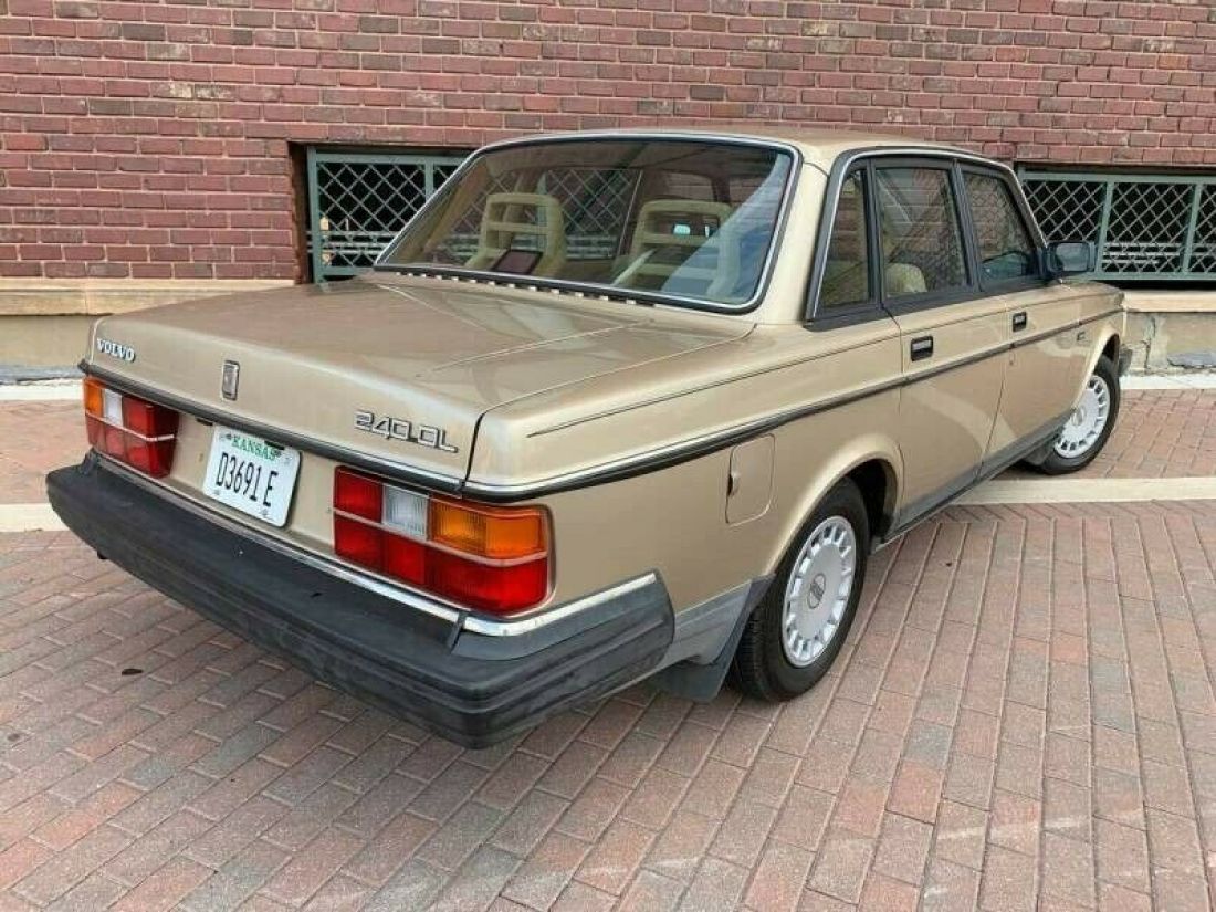 1990 Volvo 240 - photo 3
