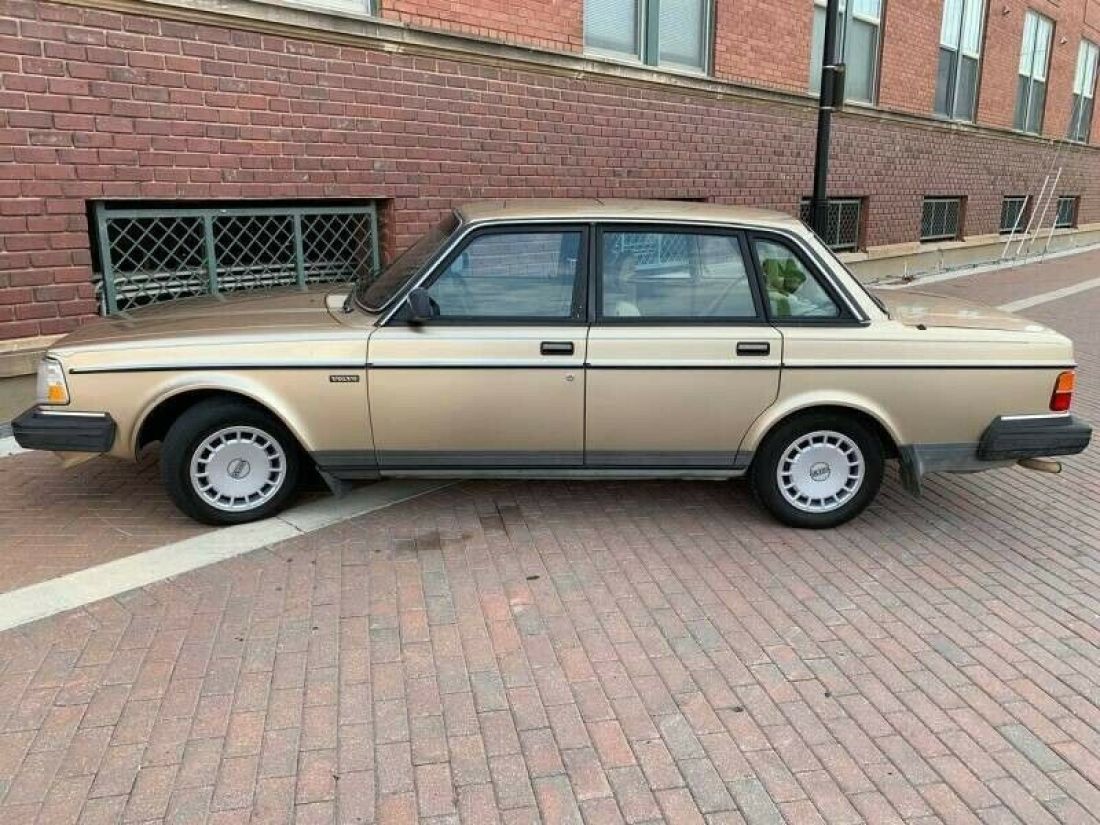 1990 Volvo 240 - photo 4