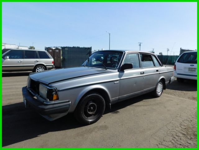 1990 Volvo 240 DL Used 2.3L I4 8V Automatic NO RESERVE 1990 Volvo 240 DL