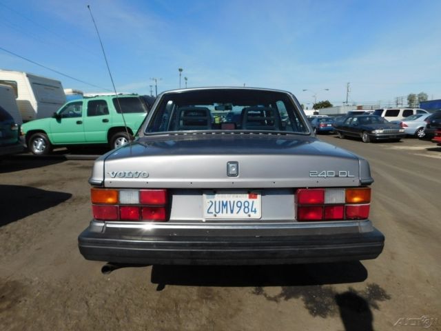 1990 Volvo 240 DL - photo 4