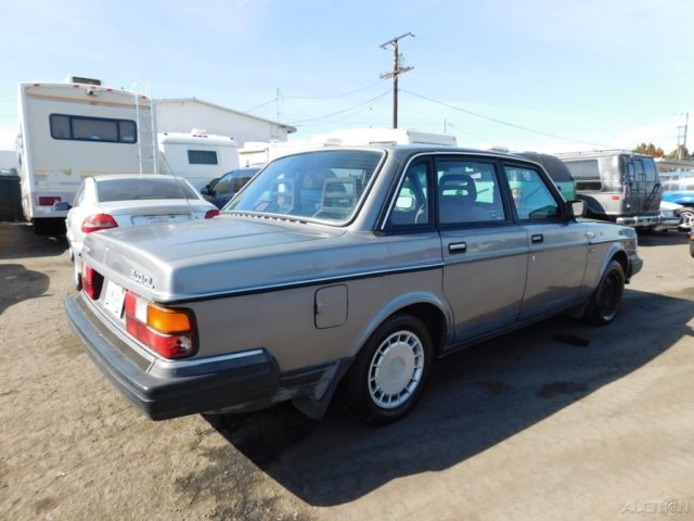 1990 Volvo 240 DL - photo 5