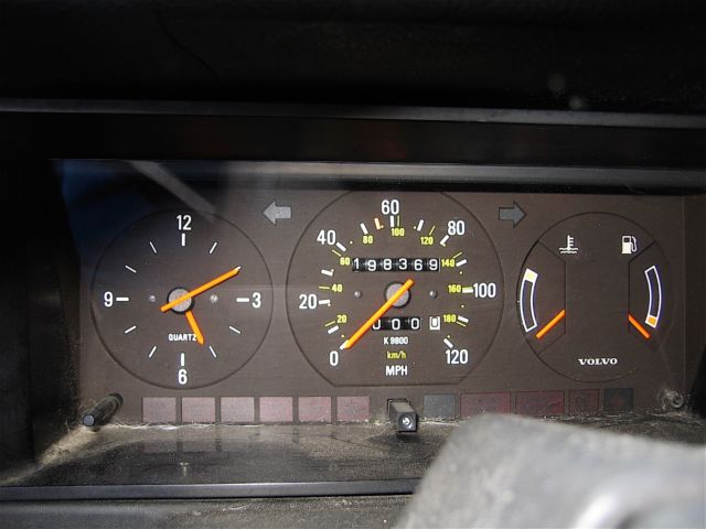 1990 Volvo 240 Base Sedan 4-Door - photo 6