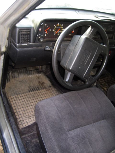 1990 Volvo 240 Base Sedan 4-Door - photo 7