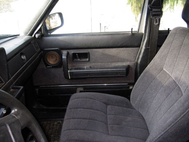 1990 Volvo 240 Base Sedan 4-Door - photo 8