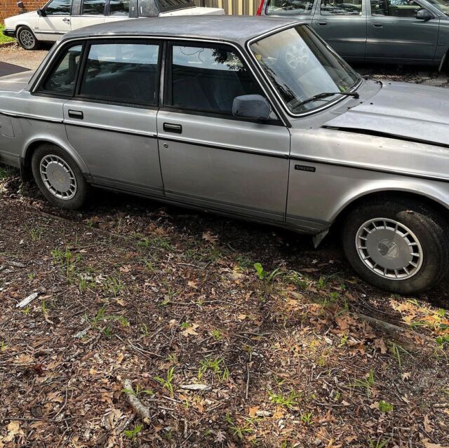1990 Volvo 240 BASE - photo 2