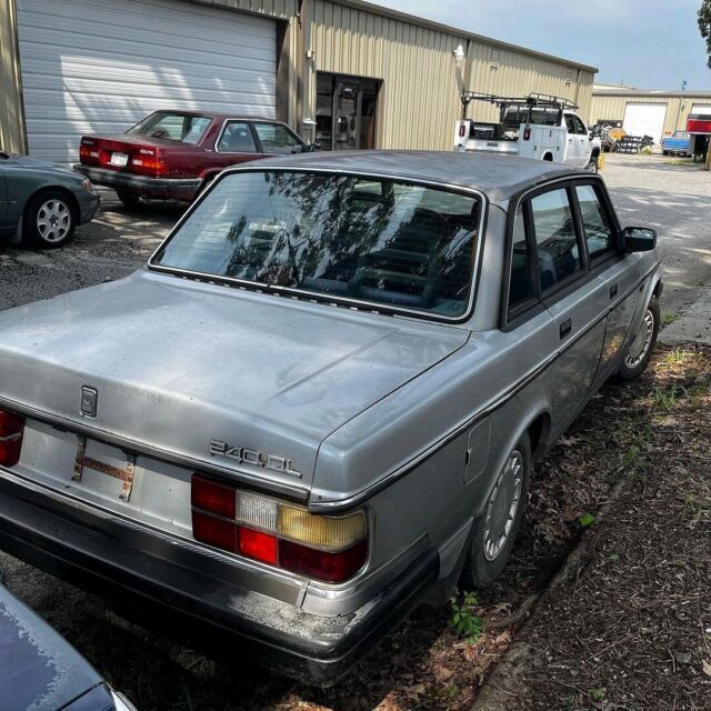 1990 Volvo 240 BASE - photo 3