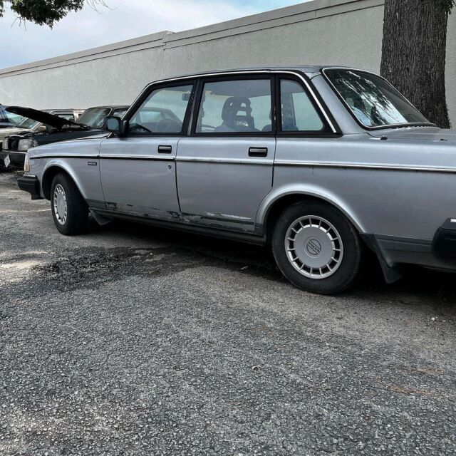 1990 Volvo 240 BASE - photo 4
