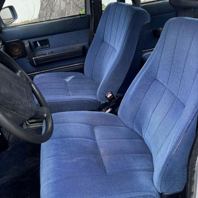 1990 Volvo 240 BASE - photo 6