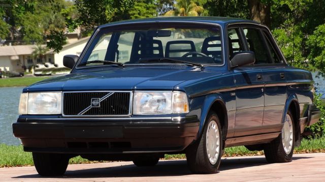1990 VOLVO 240DL SEDAN ONE FLORIDA OWNER LOW MILES NON NICER A MUST SEE THIS ONE 1990 Volvo 240 240DL