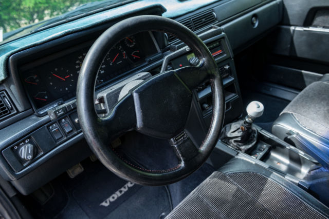 1990 Volvo 740 Base Sedan 4-Door - photo 13