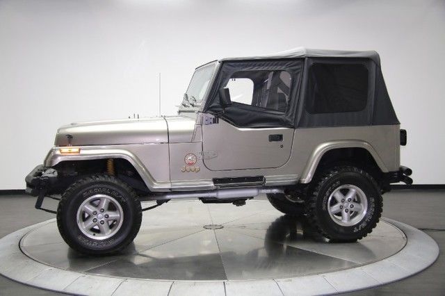 1990 Jeep Wrangler Sahara 350ci V8 4x4 - photo 3