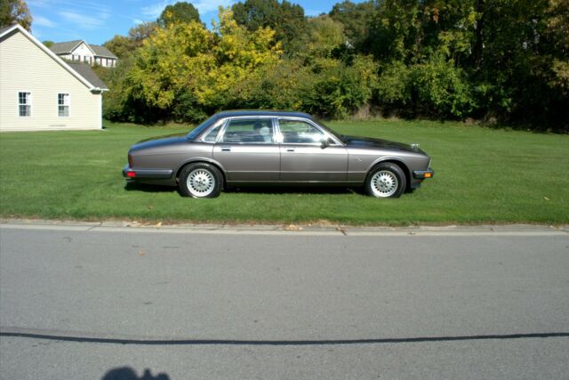 1990 XJ6 Sovereign, 26,500 miles, Beautiful. 1990 Jaguar XJ6