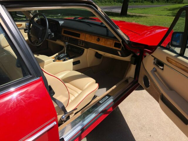 1990 Jaguar XJS COLLECTION ROUGE - photo 11