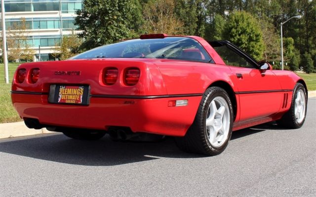 1990 Chevrolet Corvette Base Hatchback 2-Door - photo 11