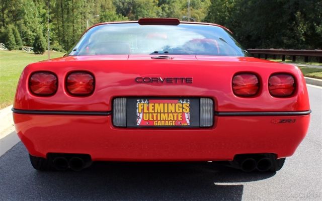 1990 Chevrolet Corvette Base Hatchback 2-Door - photo 4