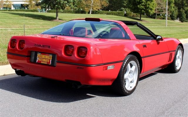 1990 Chevrolet Corvette Base Hatchback 2-Door - photo 5