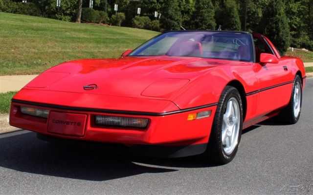 1990 Chevrolet Corvette Base Hatchback 2-Door - photo 9