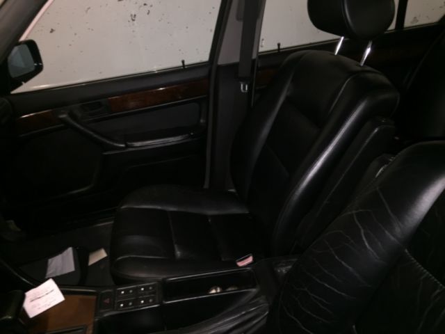1991 BMW 7-Series Black interior - photo 10