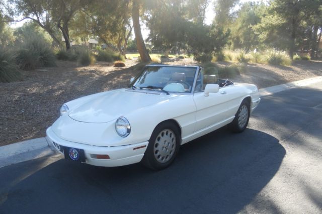 1991 Alfa Romeo Spider Acrtic White Super Rare Automatic A/C New Top: NO RESERVE 1991 Alfa Romeo Spider Convertible