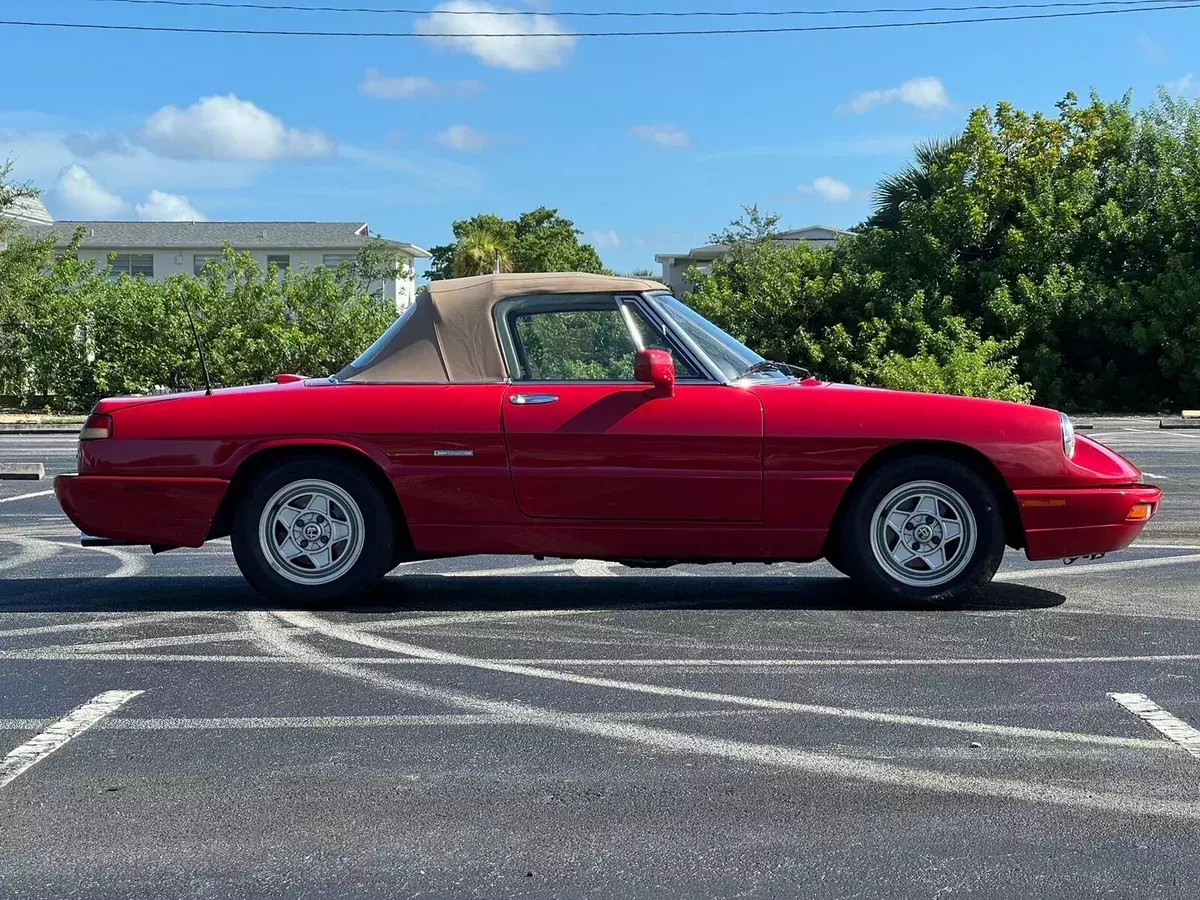 1991 Alfa Romeo Spider Collectors. Original. Survivor