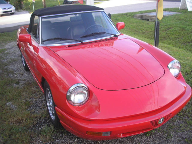 1991 Alfa Romeo spyder conv.in beautiful red and blk.interior in excellent cond. 1991 Alfa Romeo Spider 2d conv.