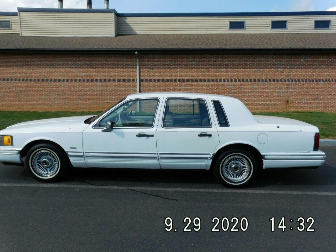 1991 Lincoln Town Car - photo 3
